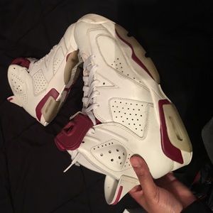 Jordan 6 Maroons